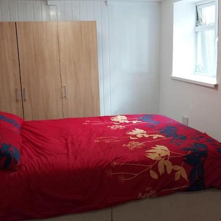 Lovely 3-Bed Apartment In Parkgate Rotherham Exteriör bild