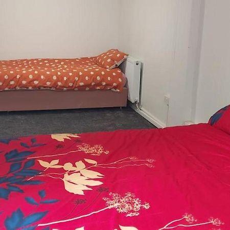 Lovely 3-Bed Apartment In Parkgate Rotherham Exteriör bild