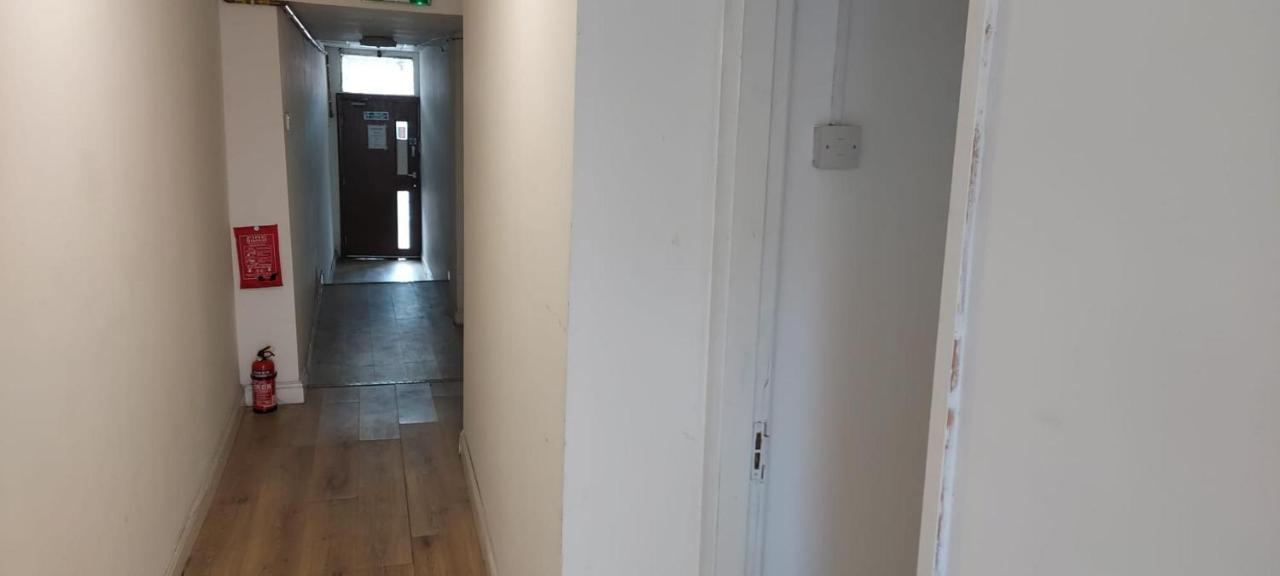 Lovely 3-Bed Apartment In Parkgate Rotherham Exteriör bild