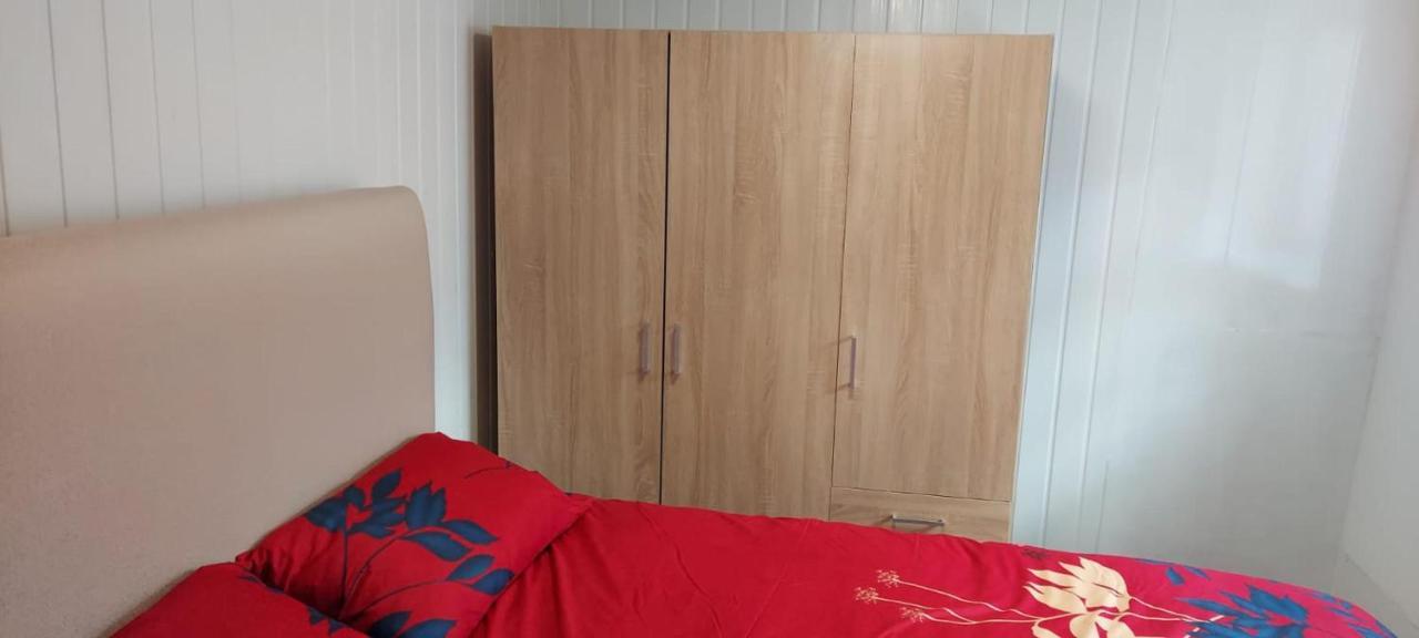 Lovely 3-Bed Apartment In Parkgate Rotherham Exteriör bild