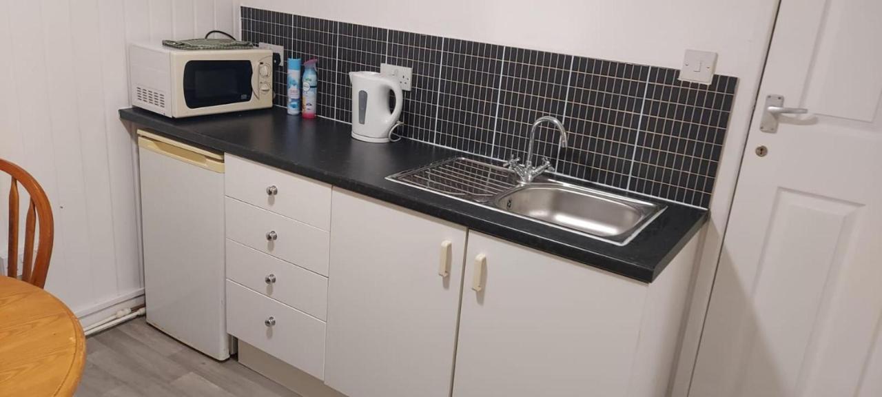 Lovely 3-Bed Apartment In Parkgate Rotherham Exteriör bild