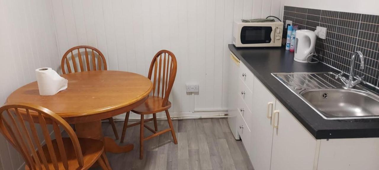 Lovely 3-Bed Apartment In Parkgate Rotherham Exteriör bild