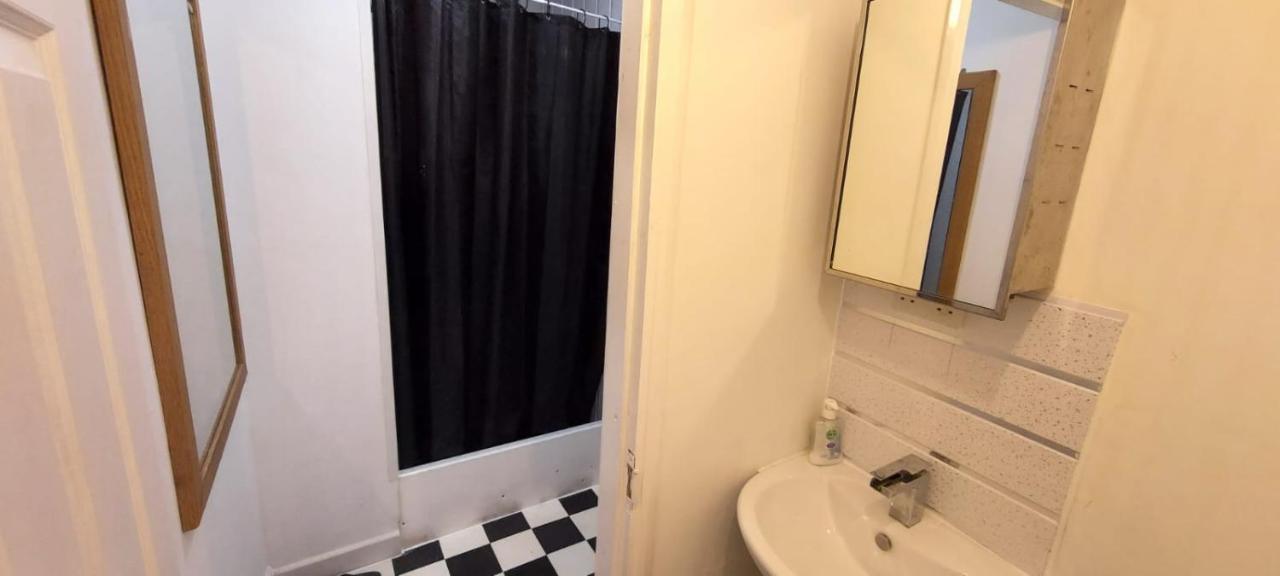 Lovely 3-Bed Apartment In Parkgate Rotherham Exteriör bild